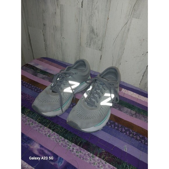 New Balance Womens Size 9 Grey 860 V.10 Athletic Shoes - Picture 1 of 8